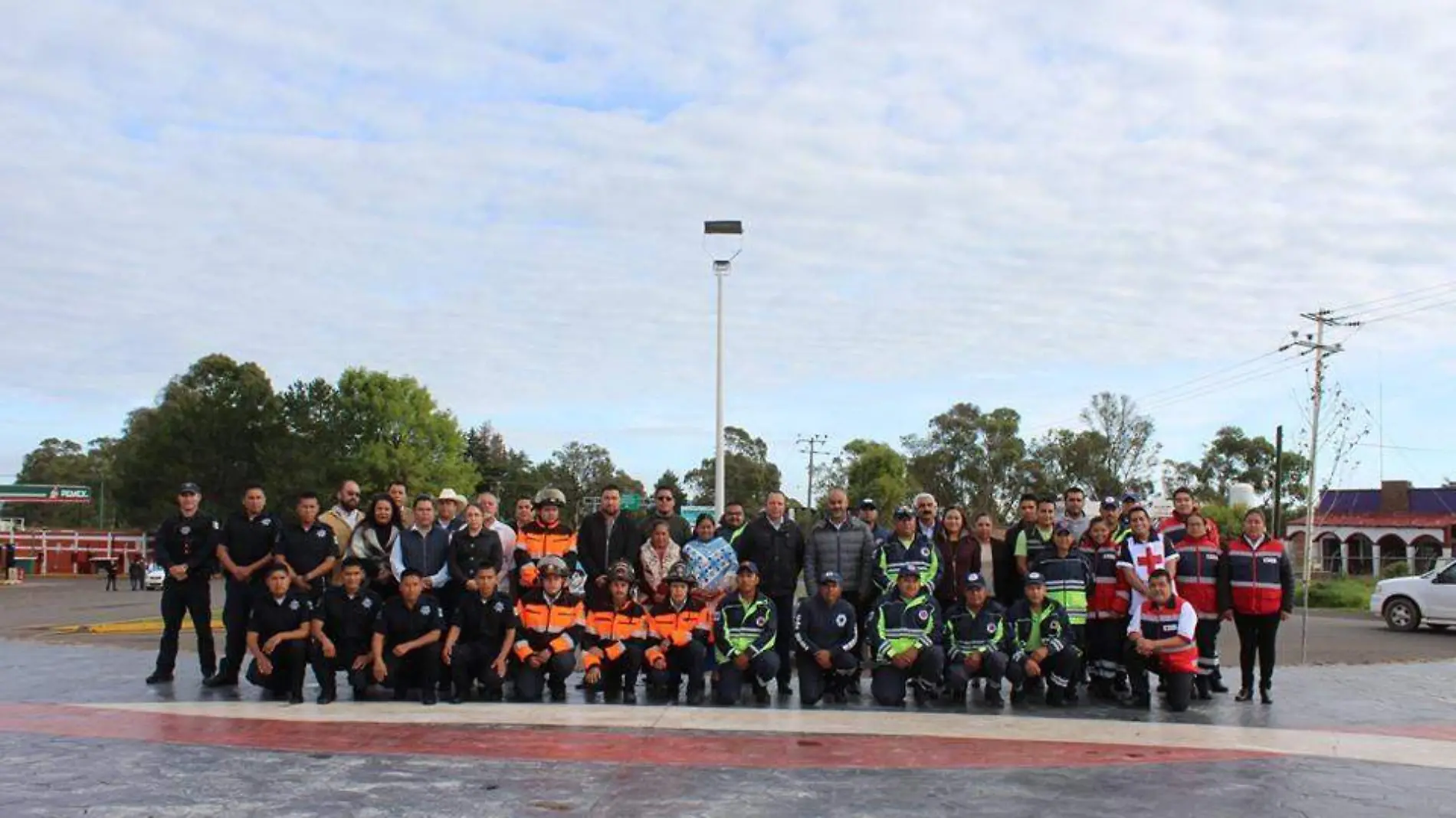 Funcionarios participaron en el acto cívico conmemorativo. Foto Cortesía.